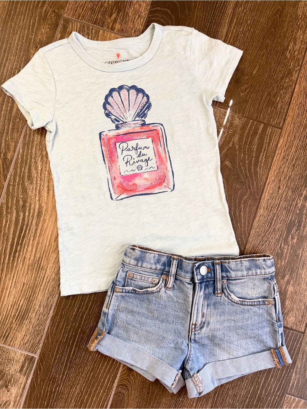J.Crew Girls' Cuffed Denim Short/Seashell Perfume Graphic T-Shirt—5 (XS)